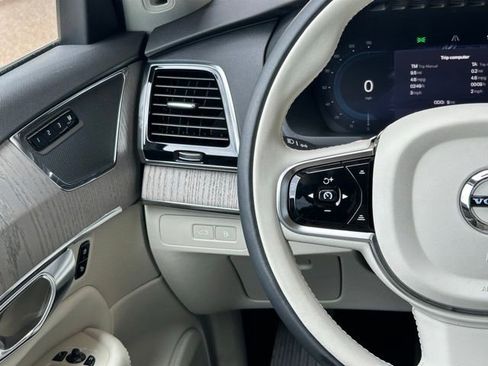 New 2024 Volvo XC90 T8 Plus w/ Protection Package Premier AWD/4WD image 19