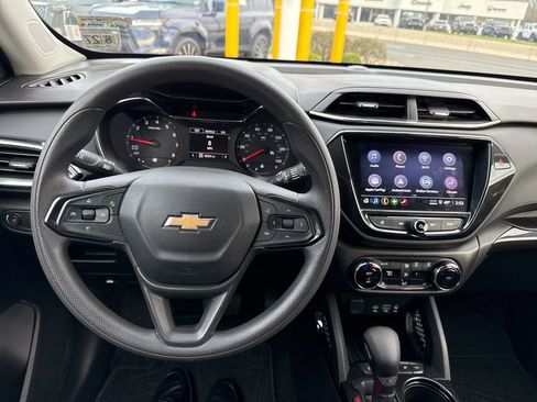 Used 2023 Chevrolet TrailBlazer LT w/ Convenience Package image 36