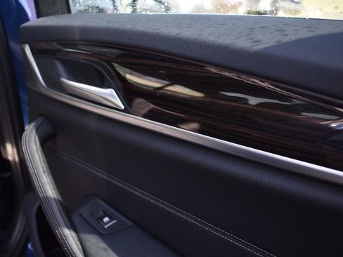 Used 2023 BMW 530e w/ Convenience Package image 28