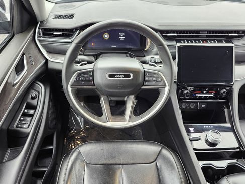 Used 2023 Jeep Grand Cherokee L Limited image 29