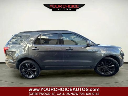 Used 2017 Ford Explorer XLT w/ Equipment Group 202A AWD/4WD image 6