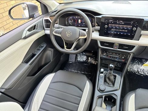New 2025 Volkswagen Taos SEL image 20