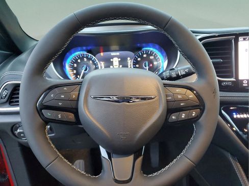 New 2026 Chrysler Pacifica Limited w/ Uconnect Theater Family Group image 14