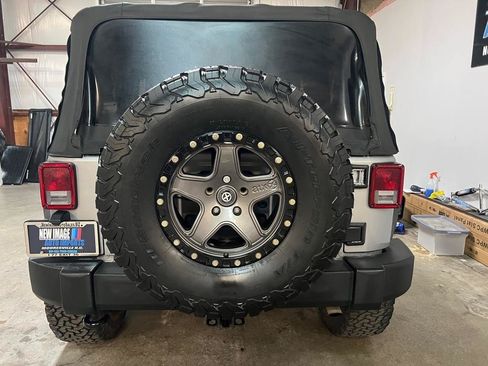 Used 2014 Jeep Wrangler Sport w/ Quick Order Package 23S AWD/4WD image 13