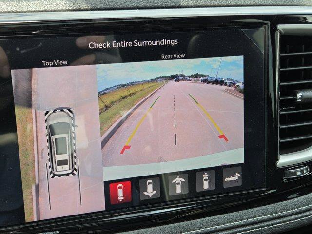 New 2027 Chrysler Pacifica Limited w/ Trailer Tow Group FWD image 15