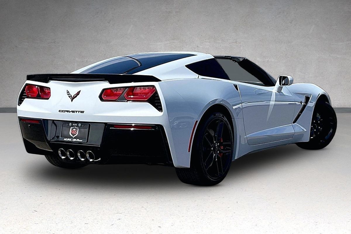 Used 2019 Chevrolet Corvette Stingray Coupe w/ Carbon Flash Badge Package RWD image 31