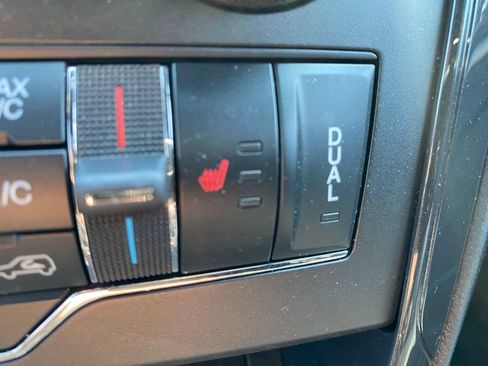 Used 2018 Ford Explorer XLT w/ Equipment Group 202A AWD/4WD image 18