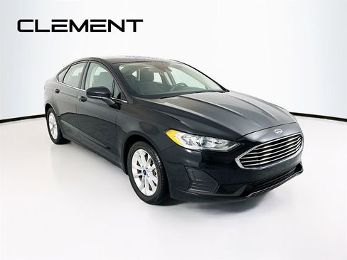 Certified 2020 Ford Fusion SE image 3