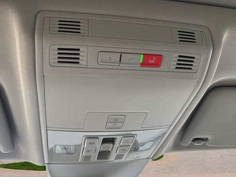New 2026 Volkswagen Taos SE FWD image 30