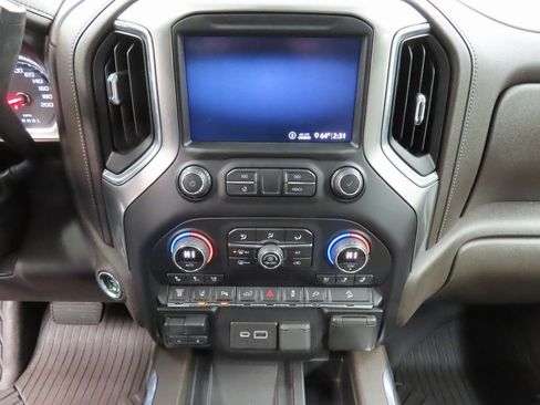 Used 2020 Chevrolet Silverado 2500 LTZ w/ LTZ Premium Package image 13