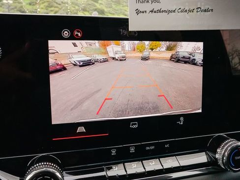 Used 2025 GMC Canyon Elevation image 23