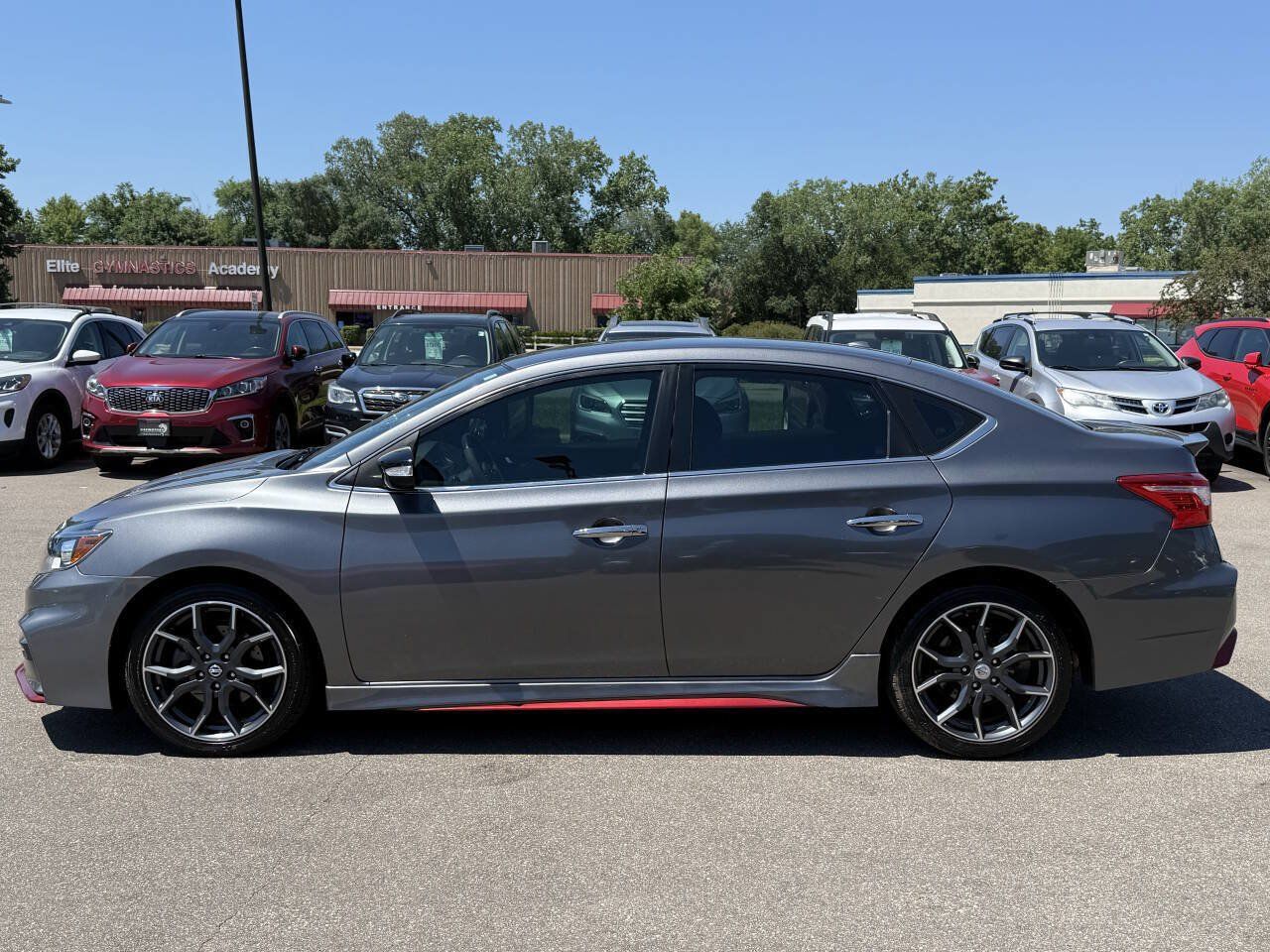 Used 2018 Nissan Sentra NISMO FWD image 3