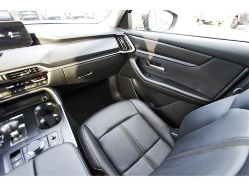 Used 2025 MAZDA CX-90 3.3 Turbo w/ Select Package image 9