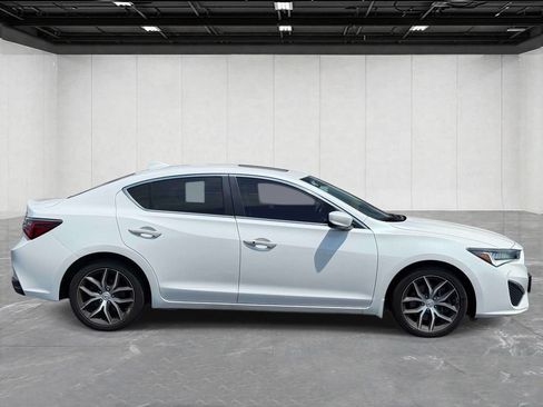 Used 2022 Acura ILX w/ Premium Package FWD image 4