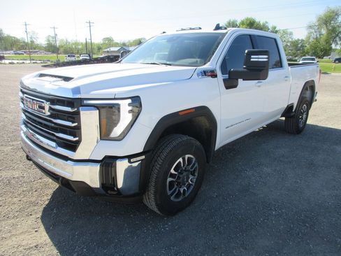 New 2026 GMC Sierra 2500 SLE w/ SLE Value Package; AWD/4WD image 11