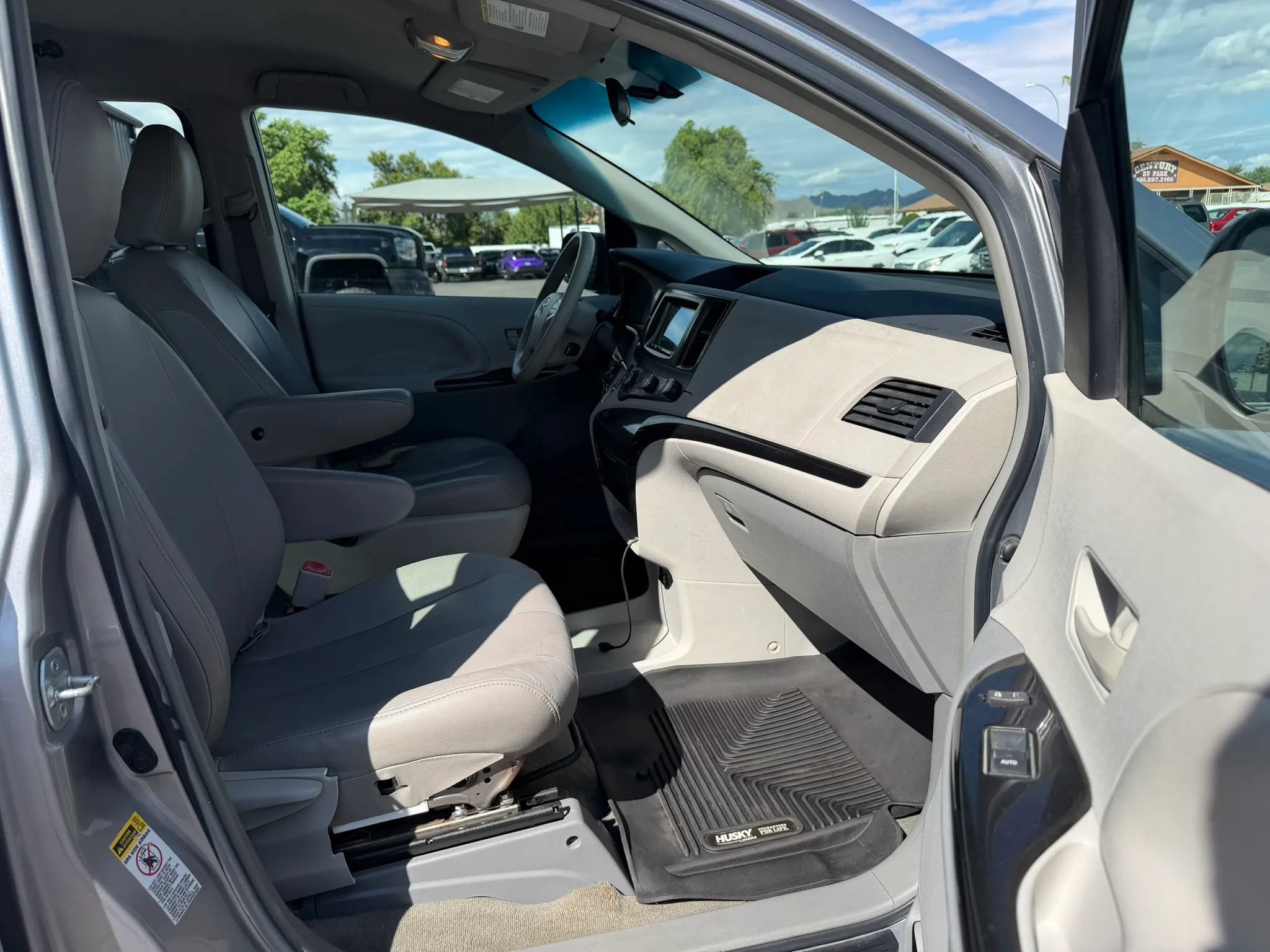 Used 2011 Toyota Sienna FWD image 27