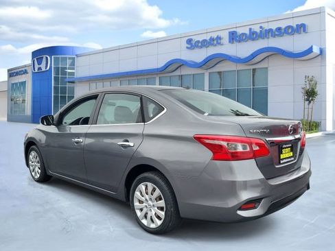 Used 2016 Nissan Sentra SV FWD image 3