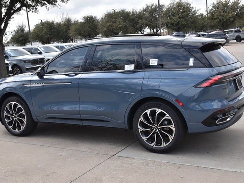 New 2026 Lincoln Nautilus Reserve AWD/4WD image 17