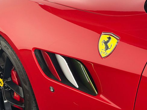 Used 2018 Ferrari GTC4Lusso T image 14