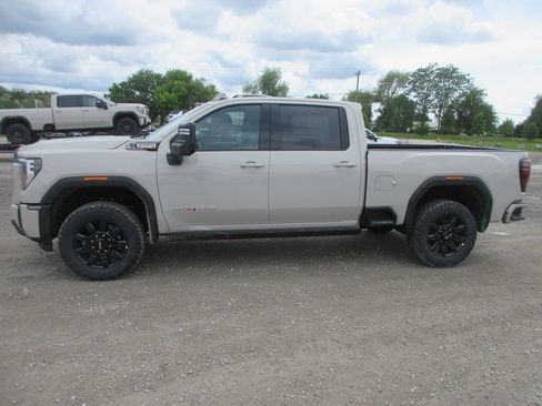 New 2026 GMC Sierra 2500 AT4 w/ AT4 Premium Plus Package AWD/4WD image 9
