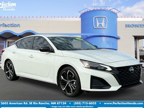 Used 2024 Nissan Altima 2.5 SR image 1