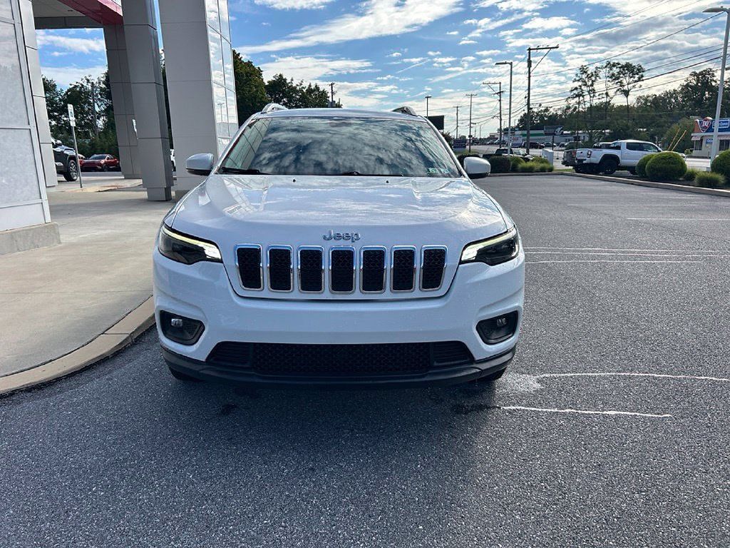 Used 2020 Jeep Cherokee Latitude Plus w/ Cold Weather Group AWD/4WD image 2