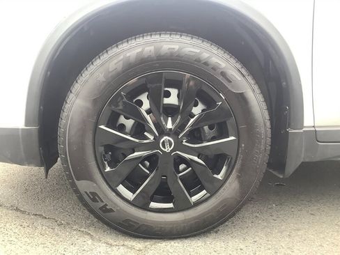 Used 2019 Nissan Rogue S AWD/4WD image 25