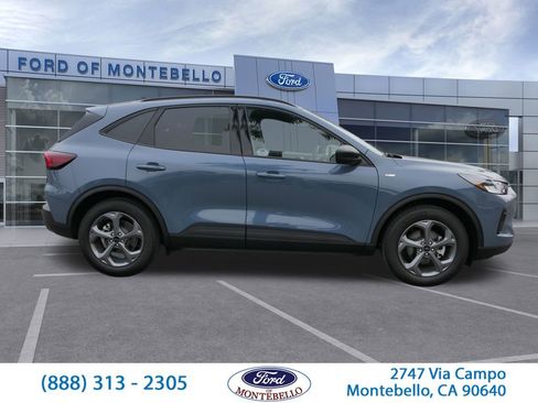 Used 2025 Ford Escape ST-Line w/ Equipment Group 301A image 2