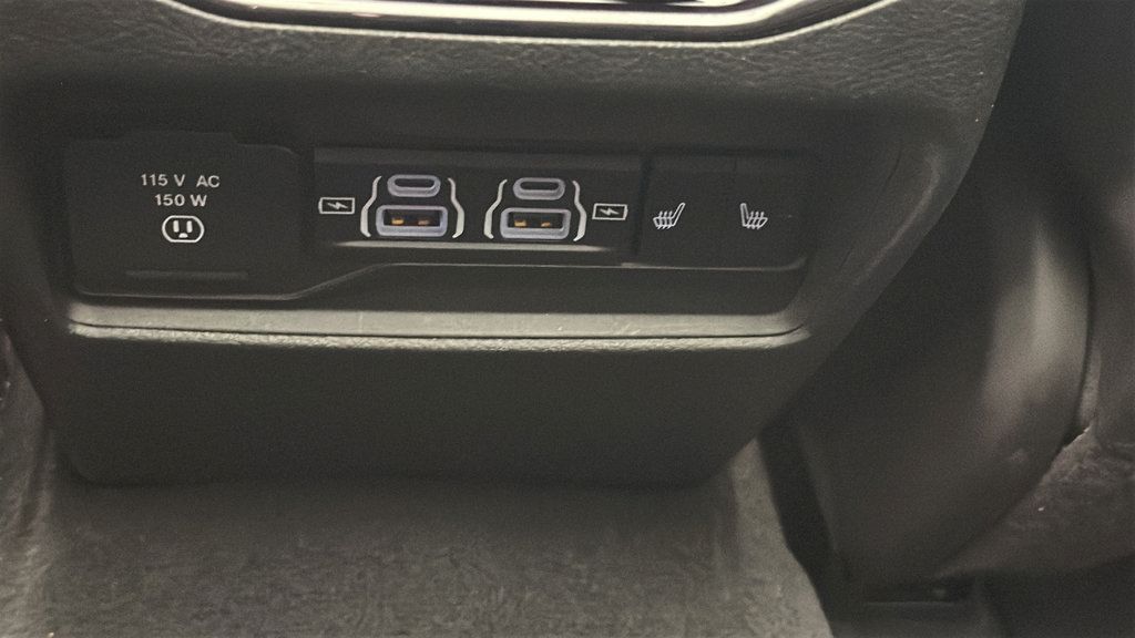 Used 2023 Jeep Grand Cherokee Overland AWD/4WD image 11