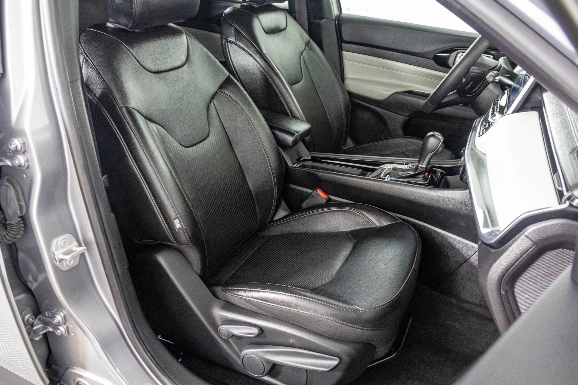 Used 2023 Jeep Compass Limited AWD/4WD image 44
