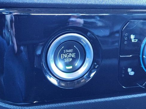 Used 2024 GMC Sierra 1500 SLT AWD/4WD image 23