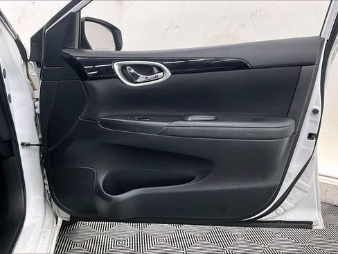 Used 2019 Nissan Sentra SV FWD image 25