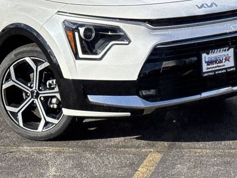 Used 2025 Kia Niro EX Touring FWD image 3