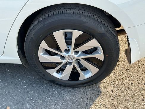 Used 2025 Nissan Altima 2.5 S image 22