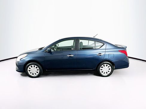 Used 2017 Nissan Versa SV image 4