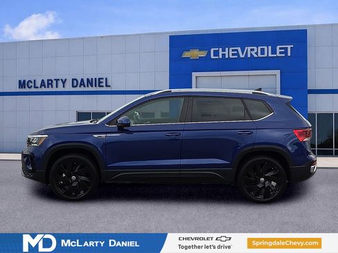 Used 2024 Volkswagen Taos SE w/ Black Wheel Plus Package AWD/4WD image 3