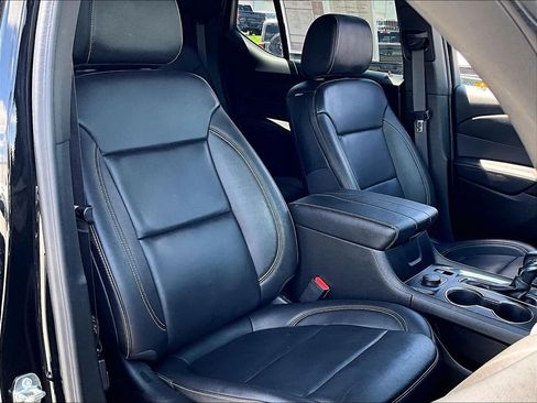 Used 2023 Chevrolet Traverse LT w/ LT Premium Package AWD/4WD image 11