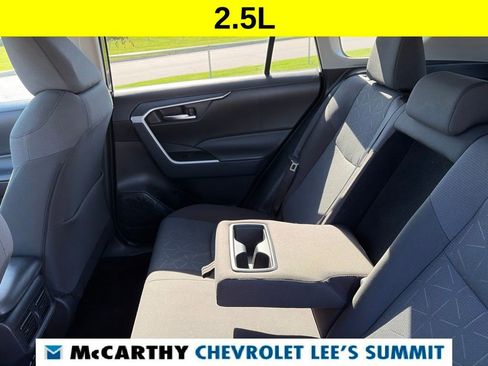 Used 2024 Toyota RAV4 XLE FWD image 35