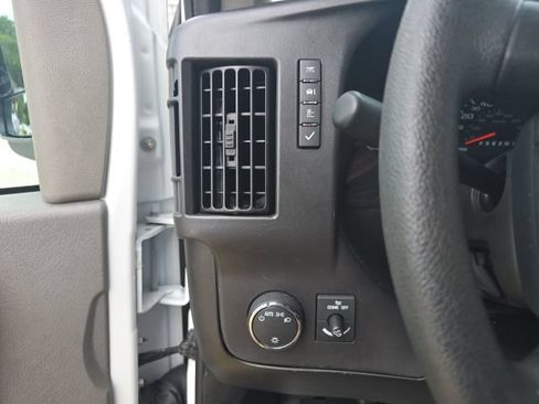 Used 2024 Chevrolet Express 3500 LT w/ LT Preferred Equipment Group RWD image 10