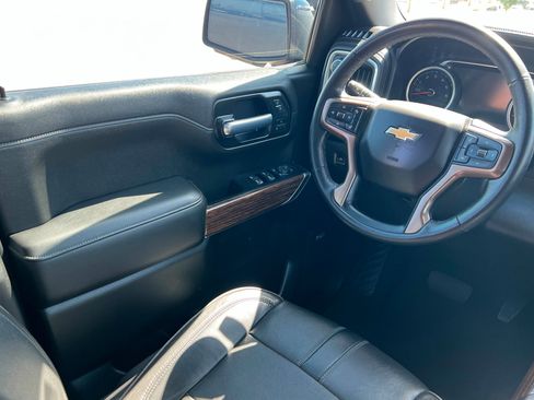 Used 2021 Chevrolet Silverado 1500 High Country w/ Technology Package AWD/4WD image 11