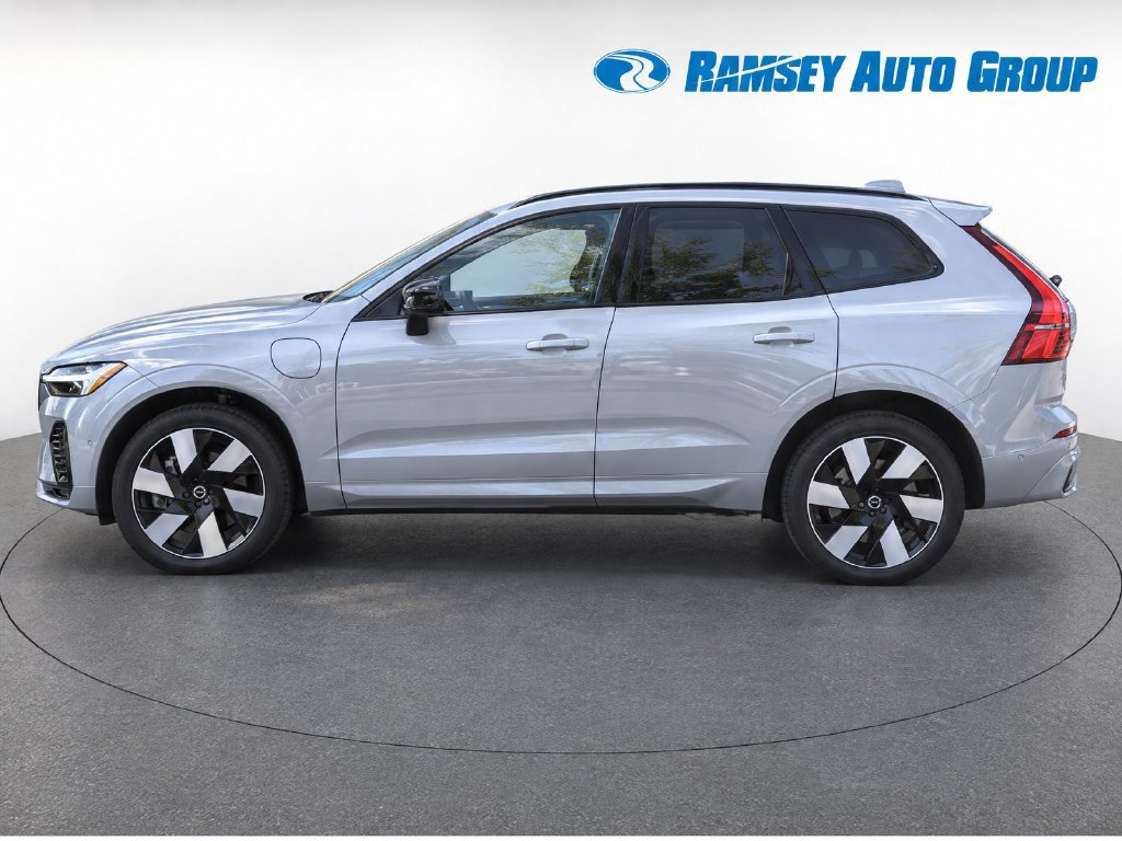 Used 2024 Volvo XC60 T8 Plus w/ Protection Package Premier AWD/4WD image 6