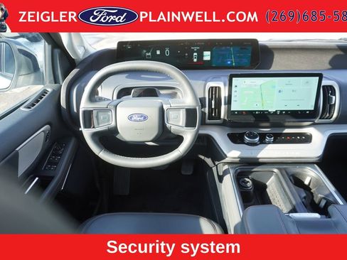 Used 2025 Ford Expedition Active AWD/4WD image 18
