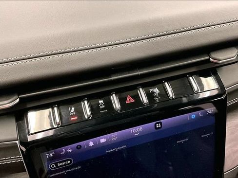 Used 2022 Jeep Grand Cherokee L Overland w/ Luxury Tech Group IV AWD/4WD image 38