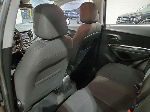 Used 2020 Chevrolet Trax LS FWD image 22