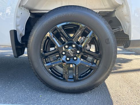 Used 2026 Chevrolet Silverado 1500 Custom AWD/4WD image 16