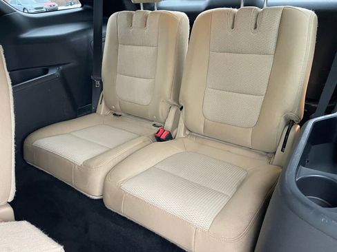 Used 2017 Ford Explorer XLT image 15