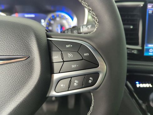 New 2026 Chrysler Pacifica Select FWD image 23