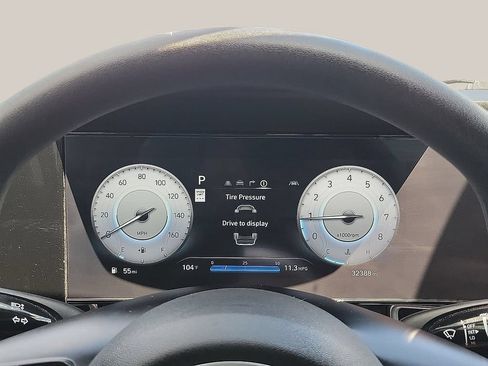 Used 2024 Hyundai Elantra SEL FWD image 18