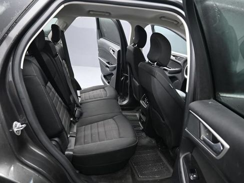 Used 2018 Ford Edge SEL AWD/4WD image 15