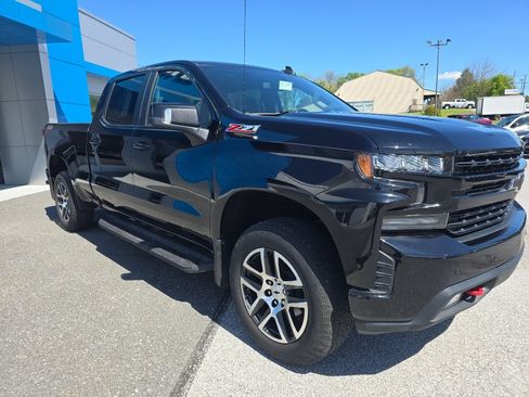 Used 2020 Chevrolet Silverado 1500 LT Trail Boss AWD/4WD image 3